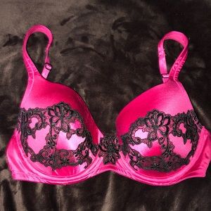 Soma Limited Edition 34D Silk bra with lace